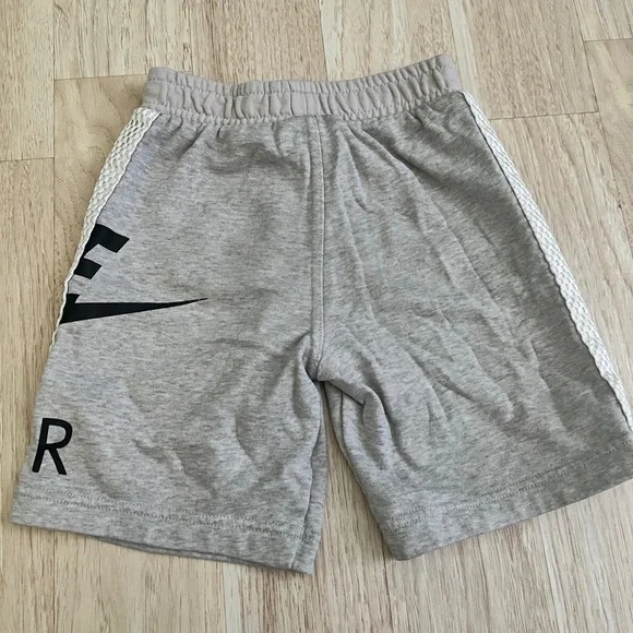 Boys Athletic Shorts Bundle SZ 6 - Picture 13 of 14